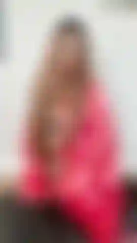 Mi giro sul pavimento.