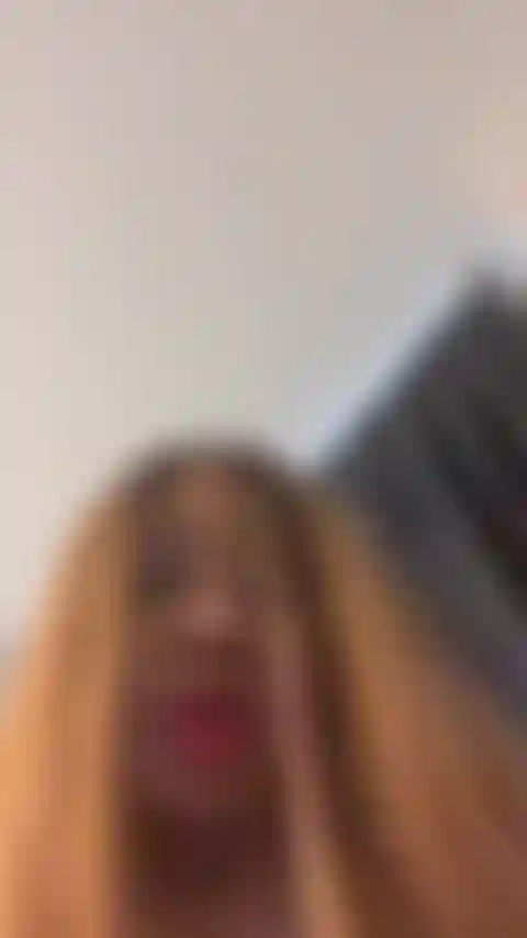 Adoro il sapore della mia figa.