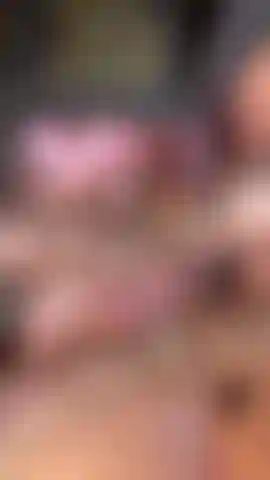 Ride em cowboy! 🤠 Goditi questa scena dal basso mentre scopiamo senza preservativo finché non riempio il suo interno con il mio caldo e appiccicoso sperma… e lui viene subito dopo tutto sul pavimento!