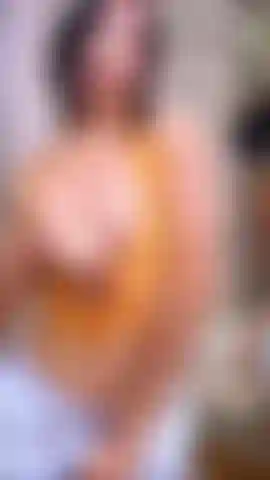 Spogliami con il tuo sguardo.