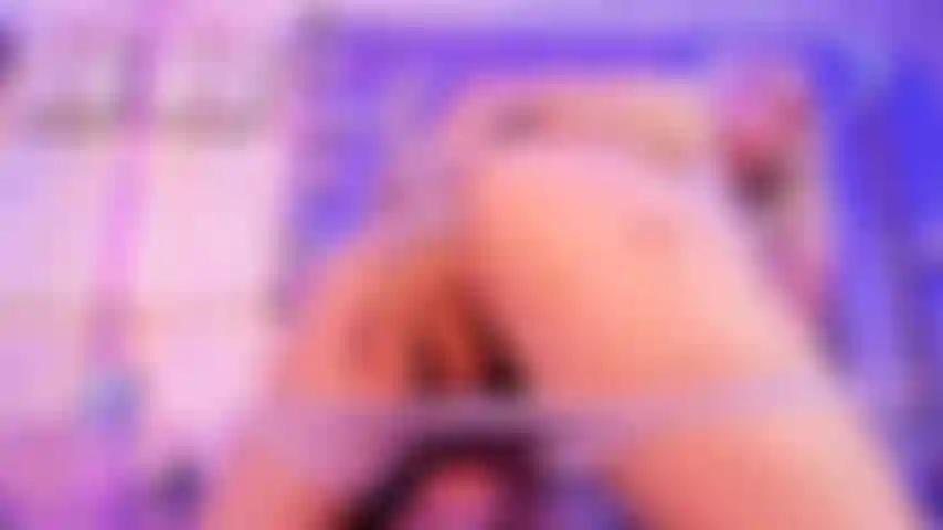 Sculacciata nel culo.