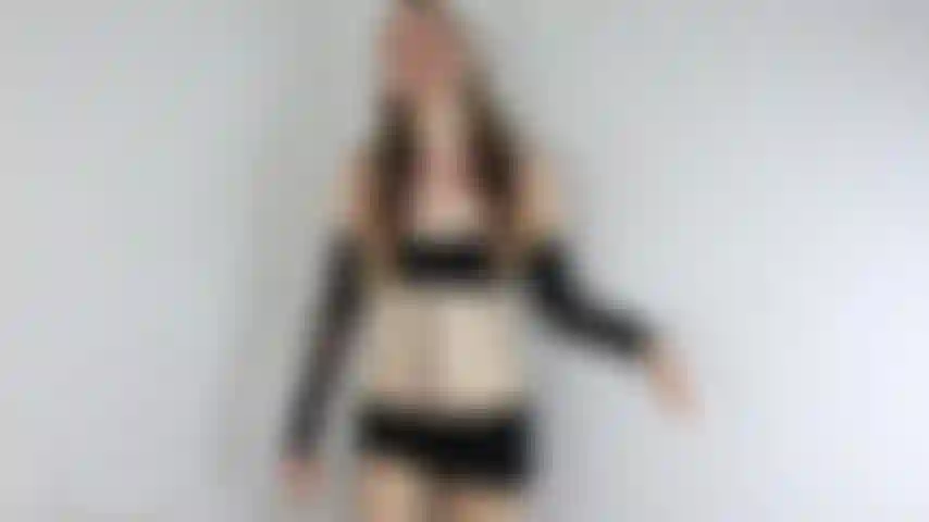 La ragazza futa feticista del piede v548 viene su di te.