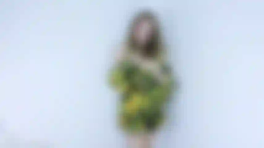 V530 che allarga la mia figa per te.