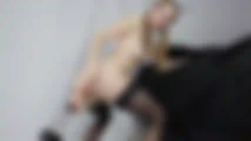 V387 fottuta macchina da culo e pecorina.