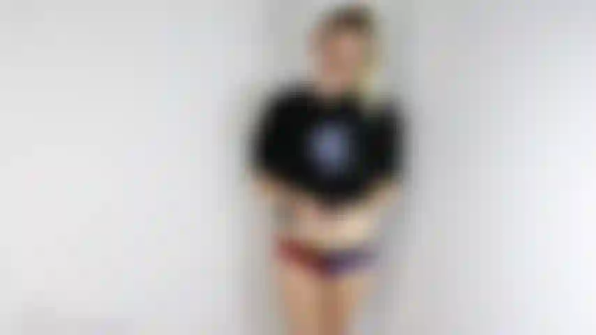 V519 fottimi e riempimi la figa di sperma.