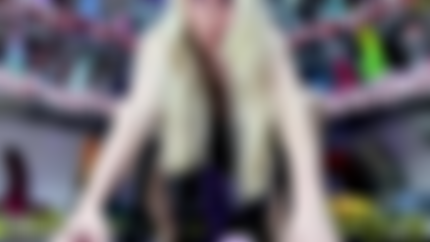 V652 riempita di sperma dal grande votante del drago cattivo.