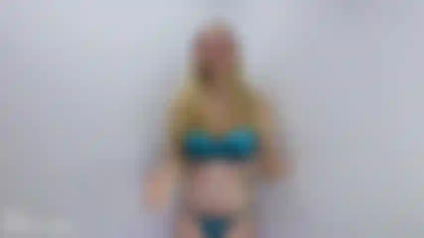 V585 bodyswap personalizzato, non riesco a masturbarmi il clitoride.