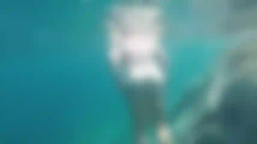 Ho dei problemi a togliermi il tachimetro. Vuoi darmi una mano sott'acqua?