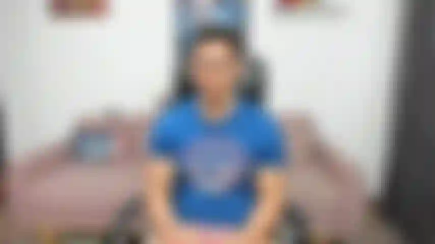 Gioco ad alcuni videogiochi con il mio migliore amico e suo fratello si presenta. È passato un po' di tempo dall'ultima volta che lo vedo e ora vuole conoscerci meglio... Recupera il tempo perduto :).