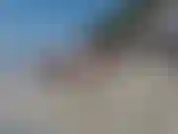 Faccio flessioni in spiaggia, vado in giro nudo, mi bagni, prendo il sole.