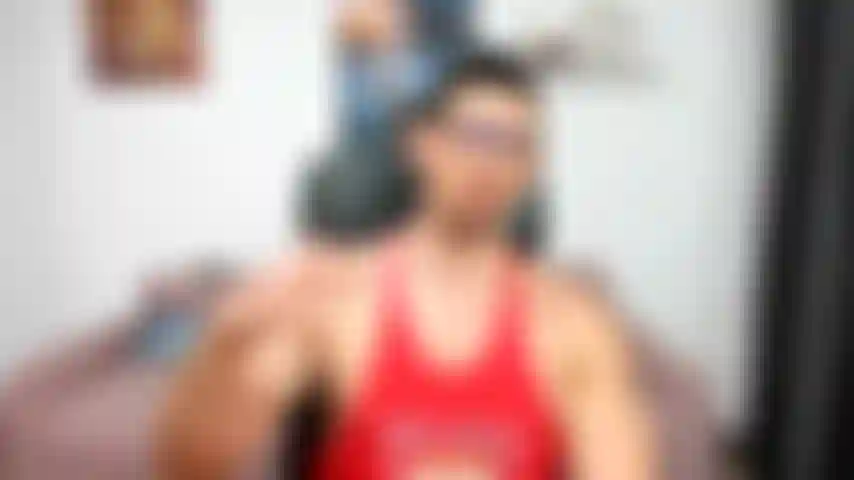 Il mio piccolo amico è stupito da quanto sono cresciuto e da quanto sia potente il mio odore.