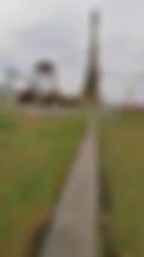 Alcune flessioni sulla ferrovia.