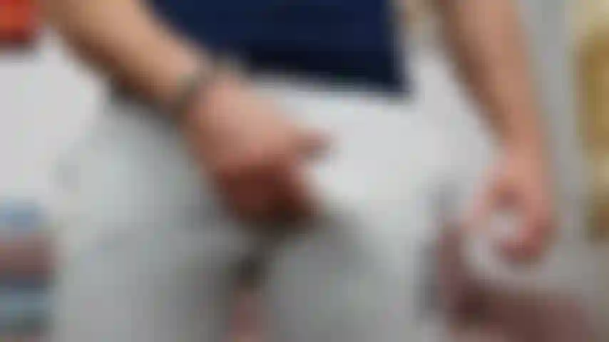 Adorazione di bulge con pantaloni della tuta, dominio.