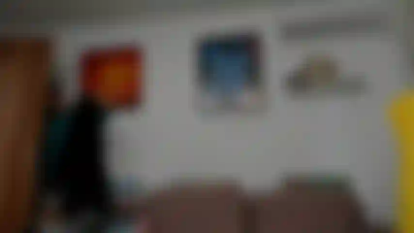 Mi masturbo e tiro un carico con il mio smoking addosso.