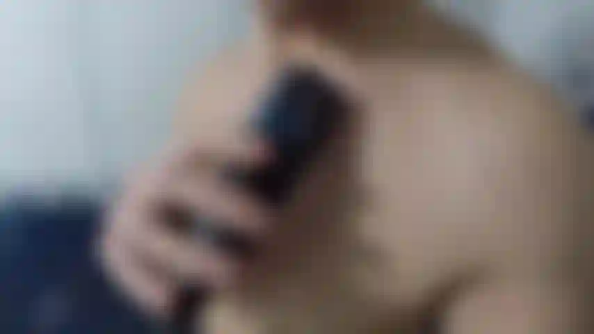 Mi taglio i peli del petto;).