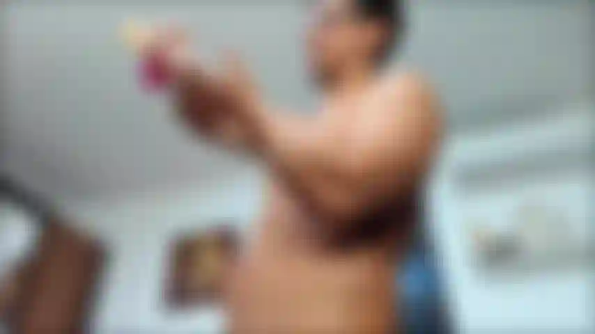 Mi metto un giocattolo nel culo e ti mostro come scopo un Fleshlight.