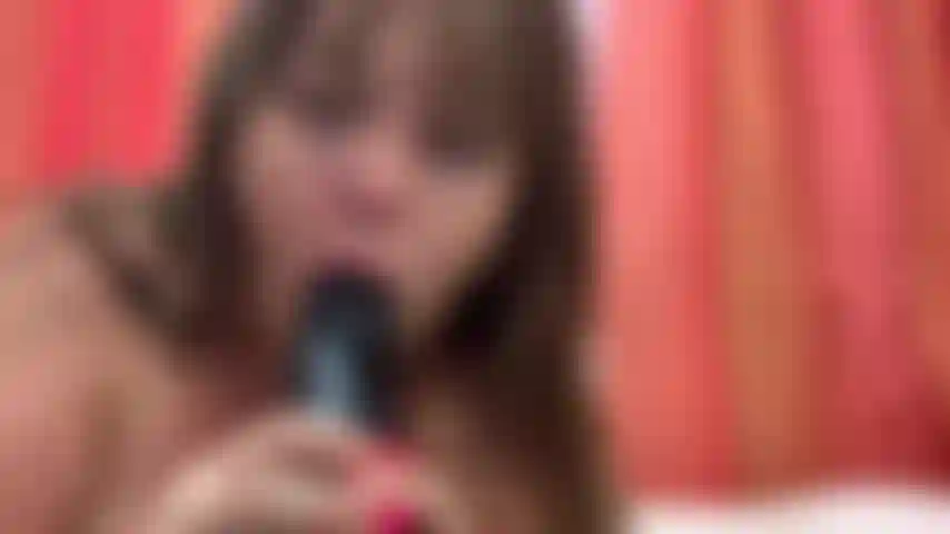 Un grosso cazzo nero che soffoca da vicino.