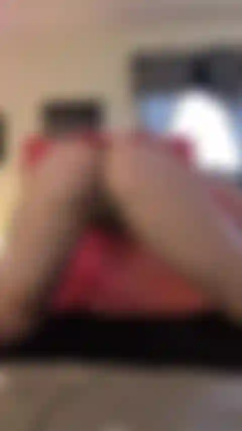 Succhio e scopo nel mio vestito rosa con spalline.