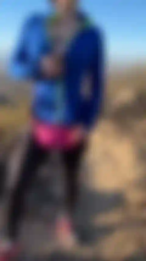 Adoro mostrare le mie tette all'aperto.