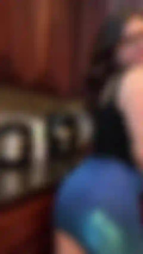 Mi sono arrapata aspettando il mio appuntamento.