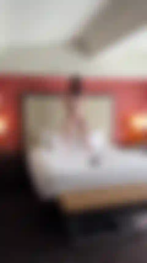 Gli orgasmi in piedi sono piuttosto intensi.