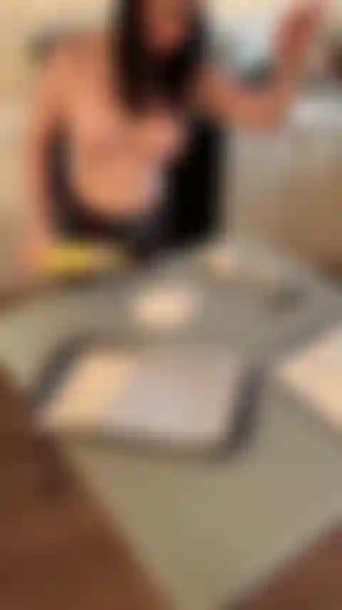 Dolci natalizi in topless.