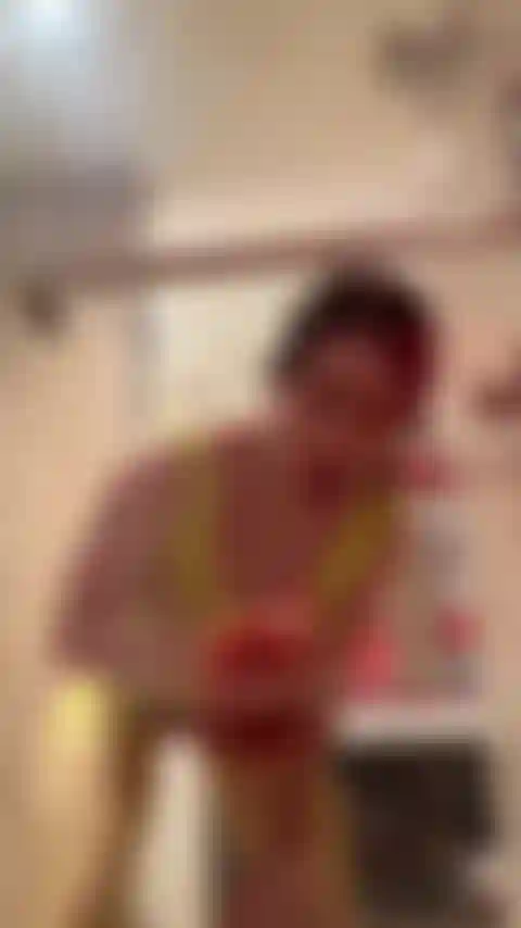 Succhio e scopo sulla porta della doccia.