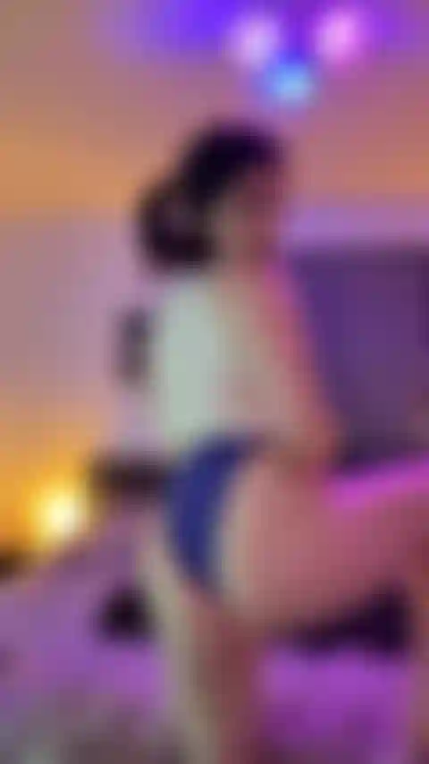 Non smettere di masturbarti il cazzo.