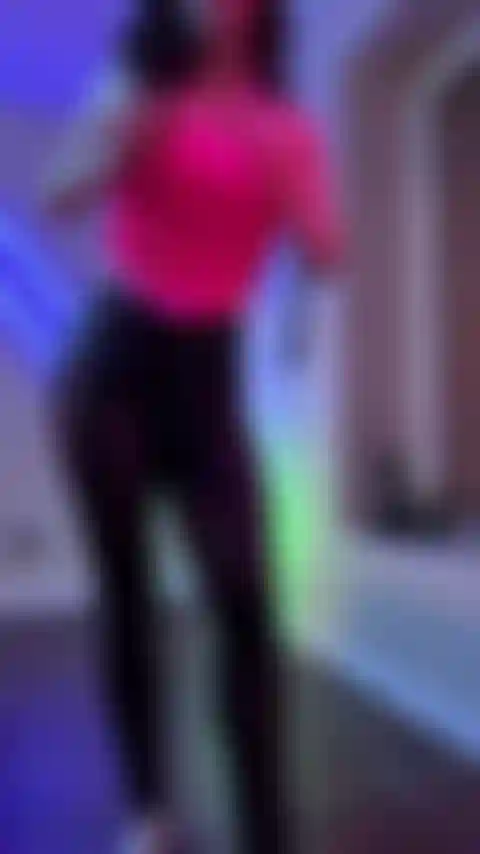 Festeggio l'ultimo martedì delle tette del 2022 con il conto alla rovescia joi/cum.