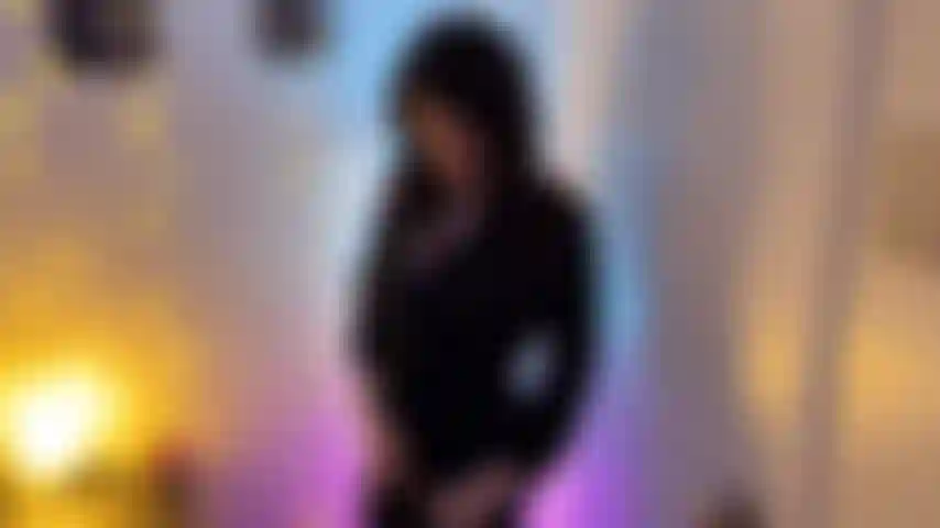 Che prende in giro la telecamera.