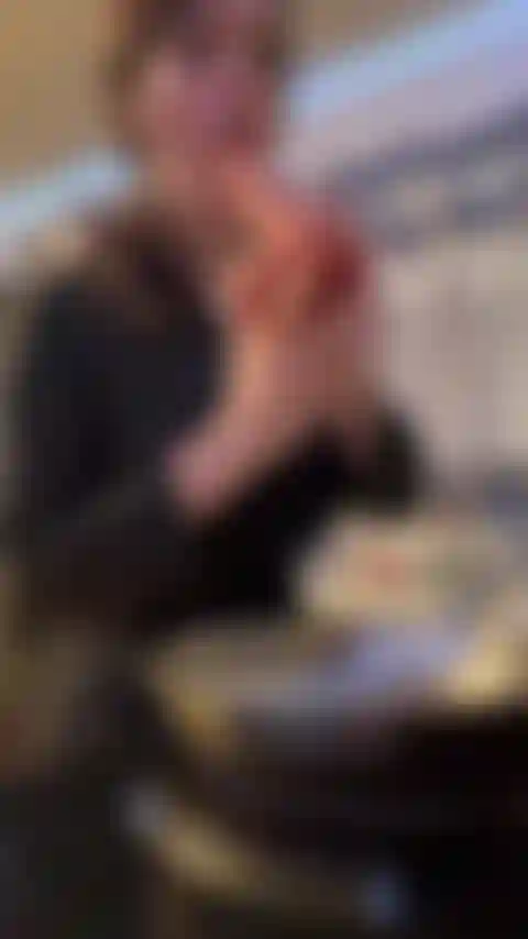 Il cazzo succhia e cucina.