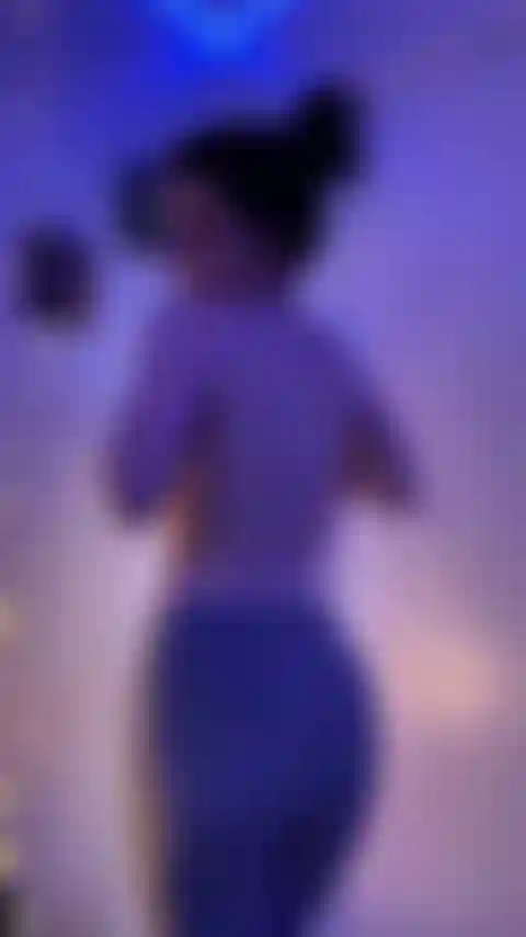 Faccio twerking e ballo.