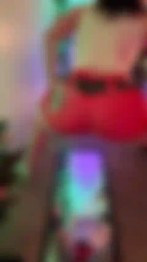 Mi scopo il mio vibratore tentacolare sullo specchio.