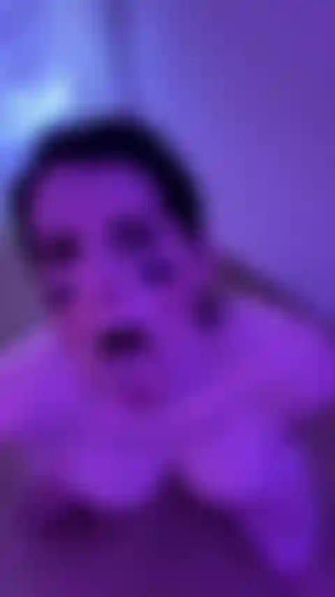 Sto prendendo un carico enorme sulla mia clip per il viso.