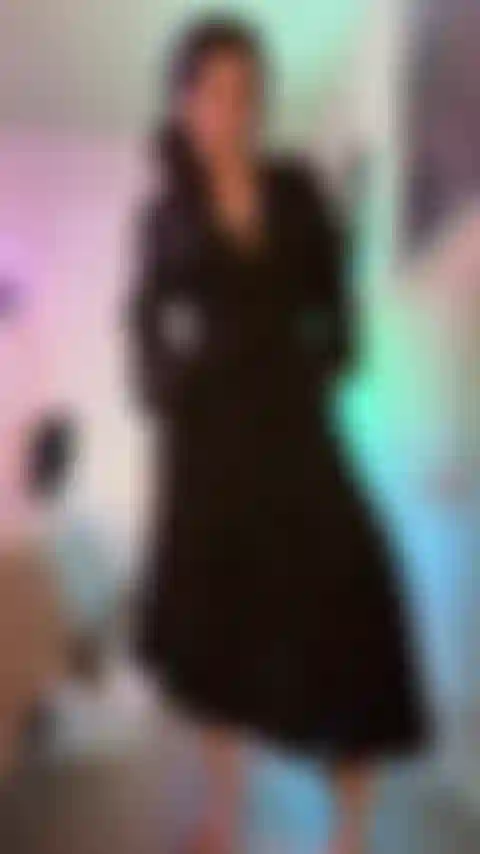 Provo il grosso dildo nero, ancora una volta.