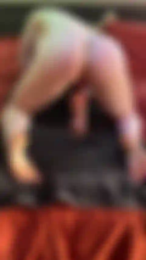 Macina il tuo cazzo.