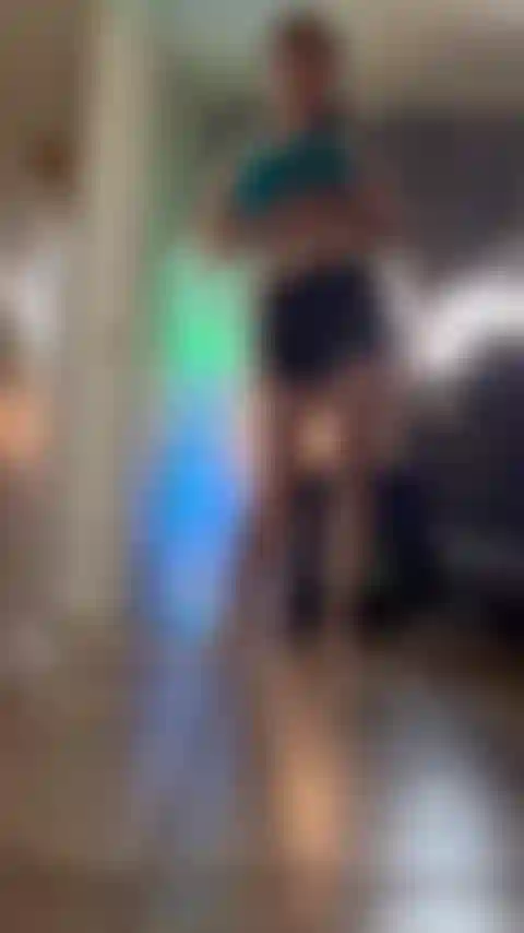 Accovacciata sul tuo cazzo.