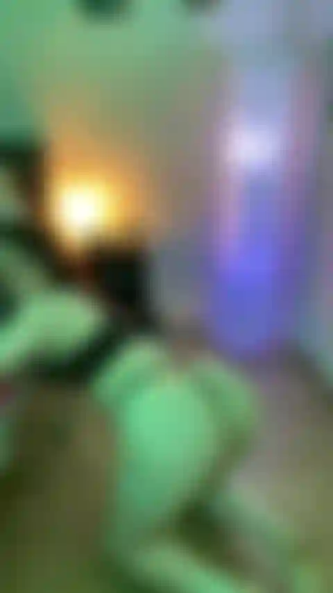 Un sacco di chiacchiere e applausi.