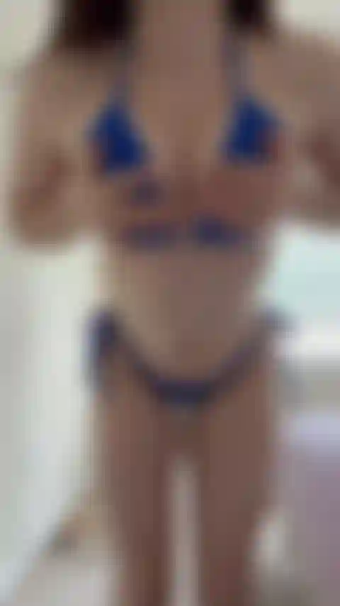 Parlo sporco e mi scopo da sola stando in piedi.