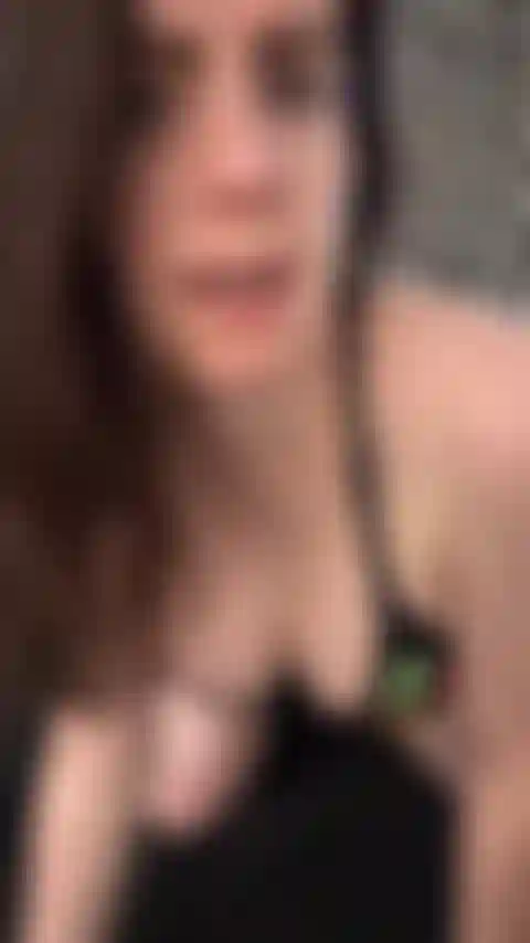 Lasciami cavalcare il tuo cazzo.