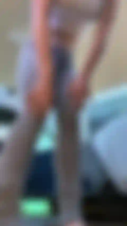 Una scheggia che scuote il culo.