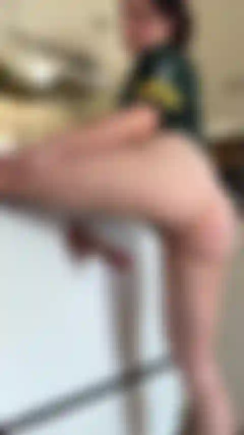 Che mi fotto i dolori del calcio con questo povero vibratore.