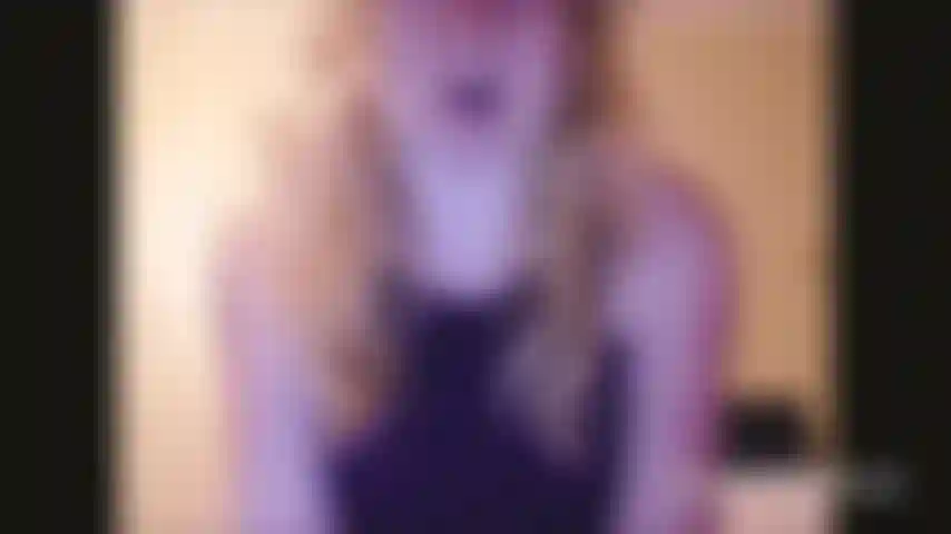 Sph & joi parte 2 - questo era il secondo di tre video personalizzati in una serie realizzata per qualcuno a cui piacevano molto sph e joi! Spero che li apprezzerete altrettanto... Questa volta gli sono stati assegnati alcuni compiti da svolgere e un 'premio' per essere stata una brava sissy.