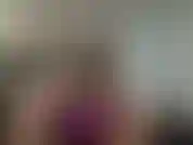 Sei così debole per quel culo stretto! Ti lascio baciarlo e leccarlo. Seduta sulla tua faccia ami il sapore! Mi tiro giù le mutandine e ti faccio un conto alla rovescia chiedendoti di venire su quel culo!