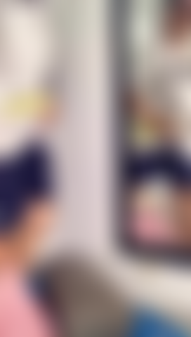 Che si tocca il cazzo.