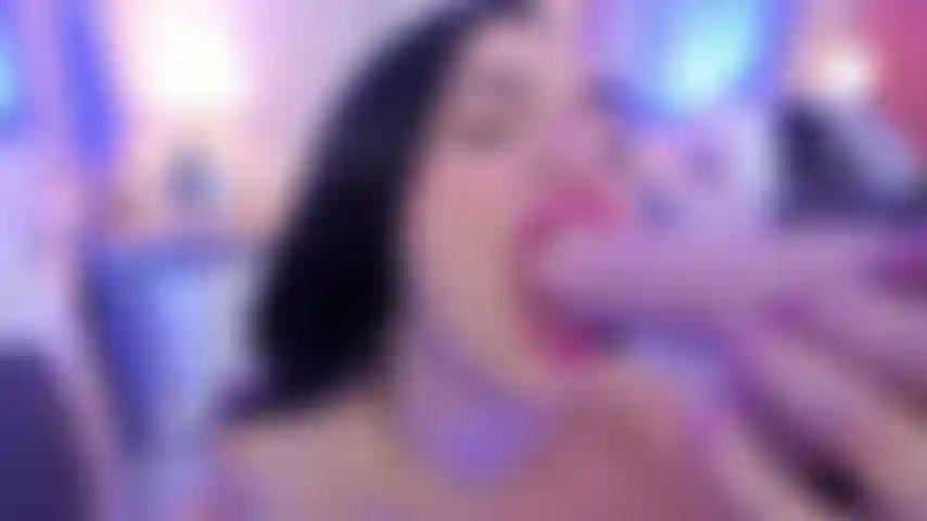 Una masturbazione russa e un pompino delizioso.