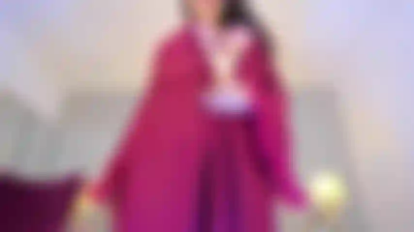 Cameron milf è tornata e pronta a fare la cattivella con te 😈 entra, la mia stanza è in fiamme.