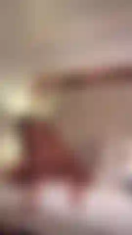 Guarda il mio grosso culo grasso come rimbalza benissimo su quel cazzo.