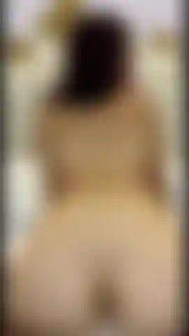 Delizioso culo che rimbalza.