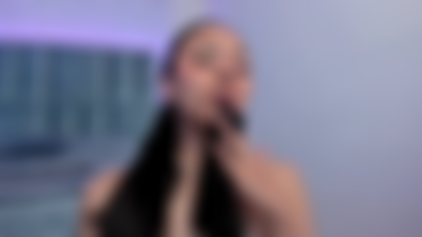 Che annusa e lecca le mie mutandine.